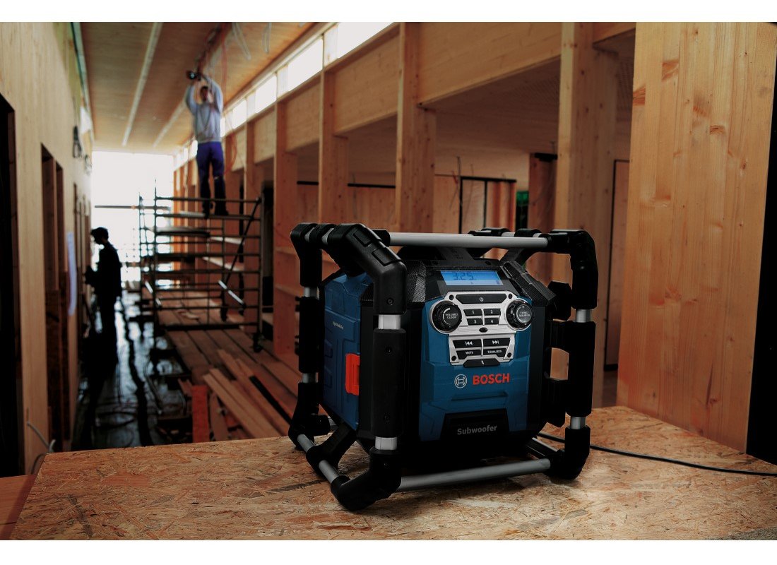 18V Jobsite Radio with Bluetooth® 5.0 and Power Station