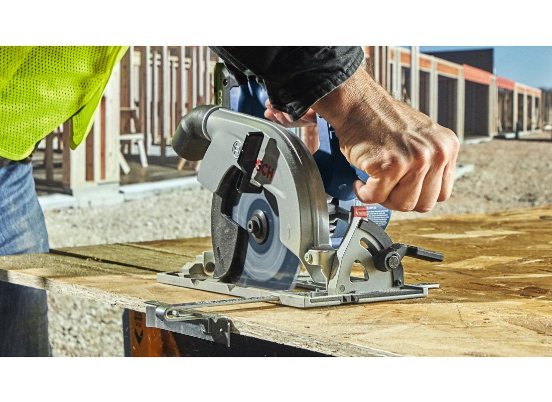 18V BRUSHLESS BLADE-RIGHT 6-1/2 IN. CIRCULAR SAW KIT WITH (2) CORE18V 4 AH ADVANCED POWER BATTERIES