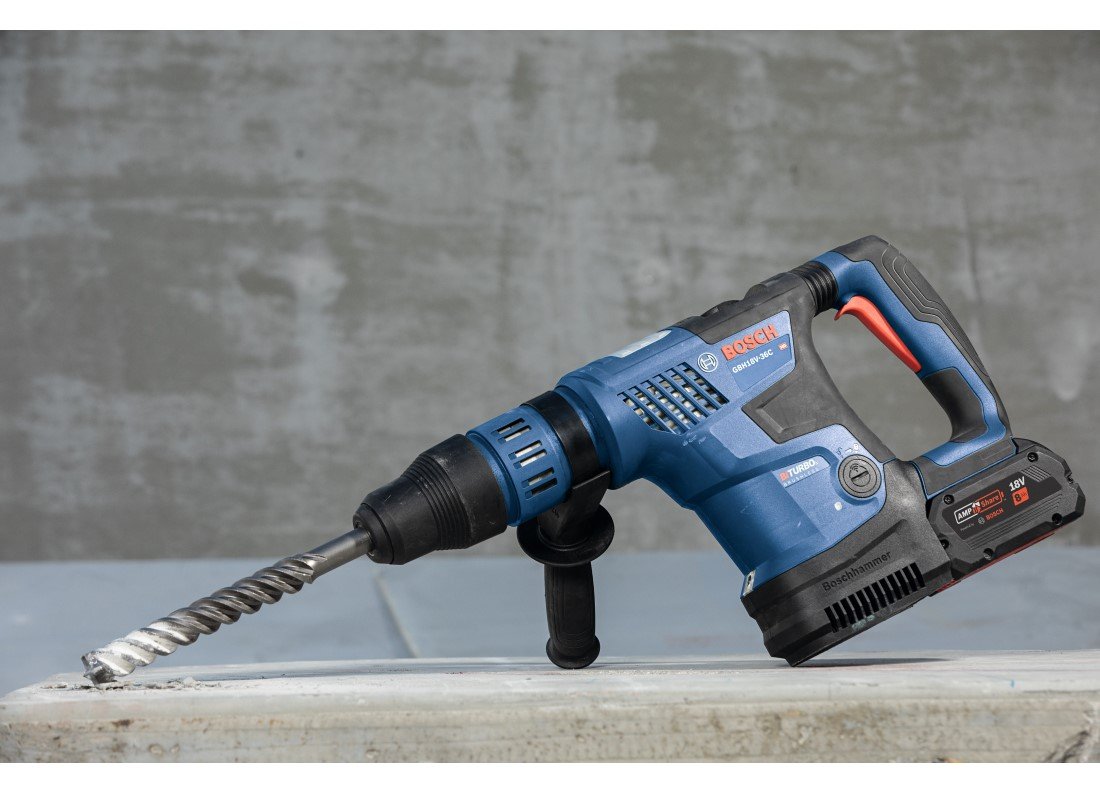 PROFACTOR™ 18V CONNECTED-READY SDS-MAX® 1-9/16 IN. ROTARY HAMMER WITH (2) CORE18V® 12 AH HIGH POWER BATTERIES