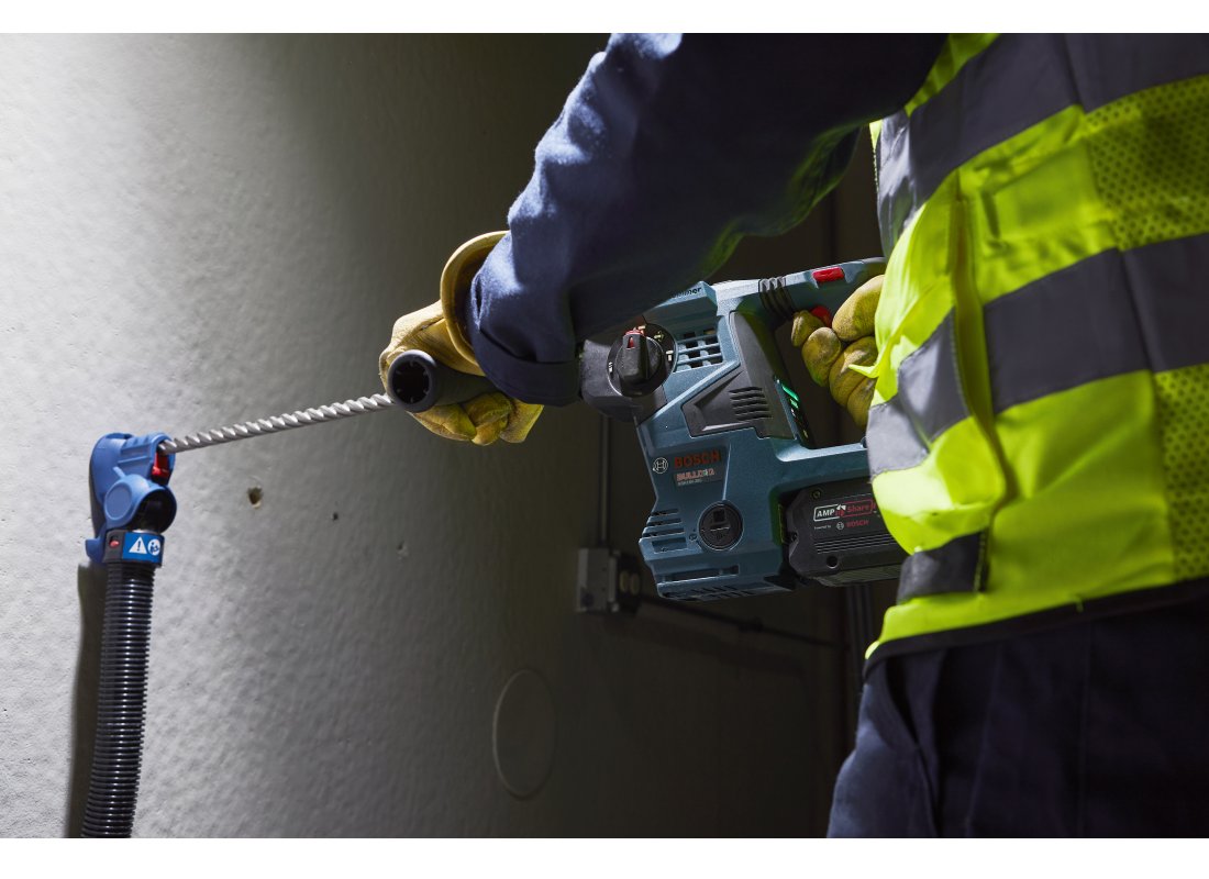 18V Brushless Connected-Ready SDS-plus® Bulldog™ 1-1/8 In. Rotary Hammer with (2) CORE18V® 8 Ah High Power Batteries