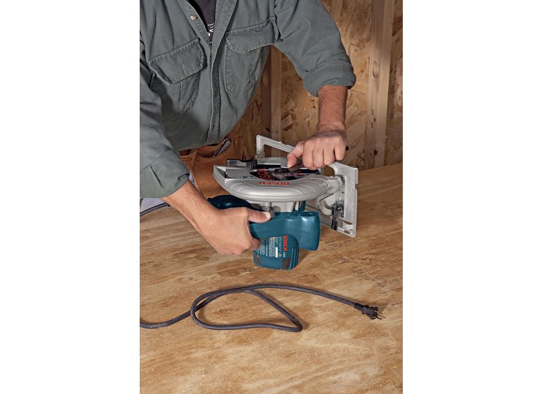 7-1/4 In. 15 A Left Blade Circular Saw Bosch CS5