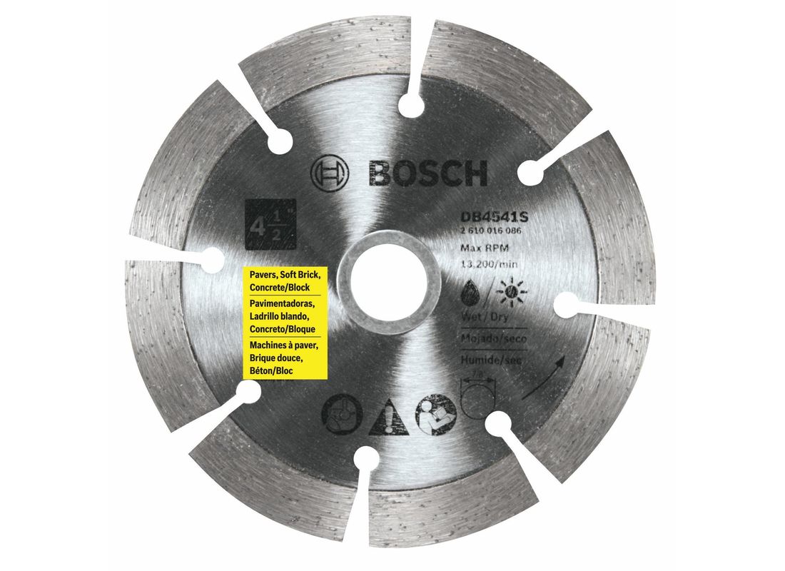 Disque segmenté diamanté standard de 4-1/2 po pour les coupes grossières universelles Bosch DB4541S