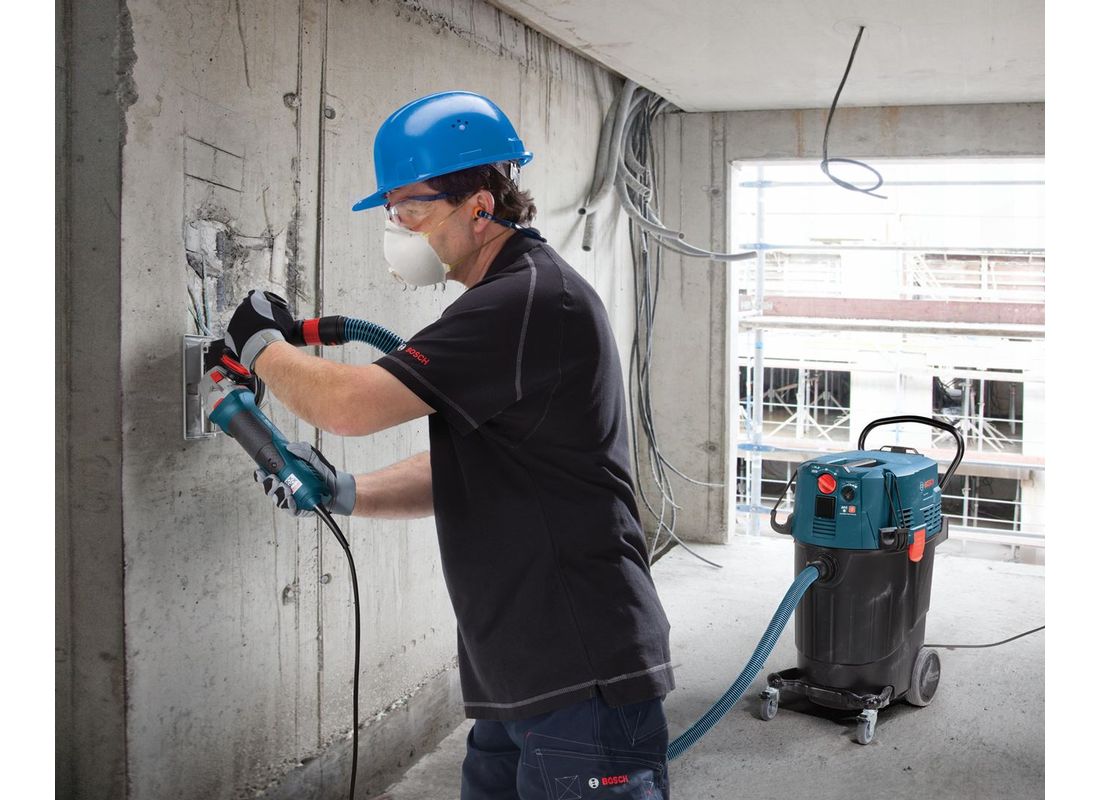 Dépoussiéreur de 9 gallons avec nettoyage du filtre semi-automatique Bosch VAC090S