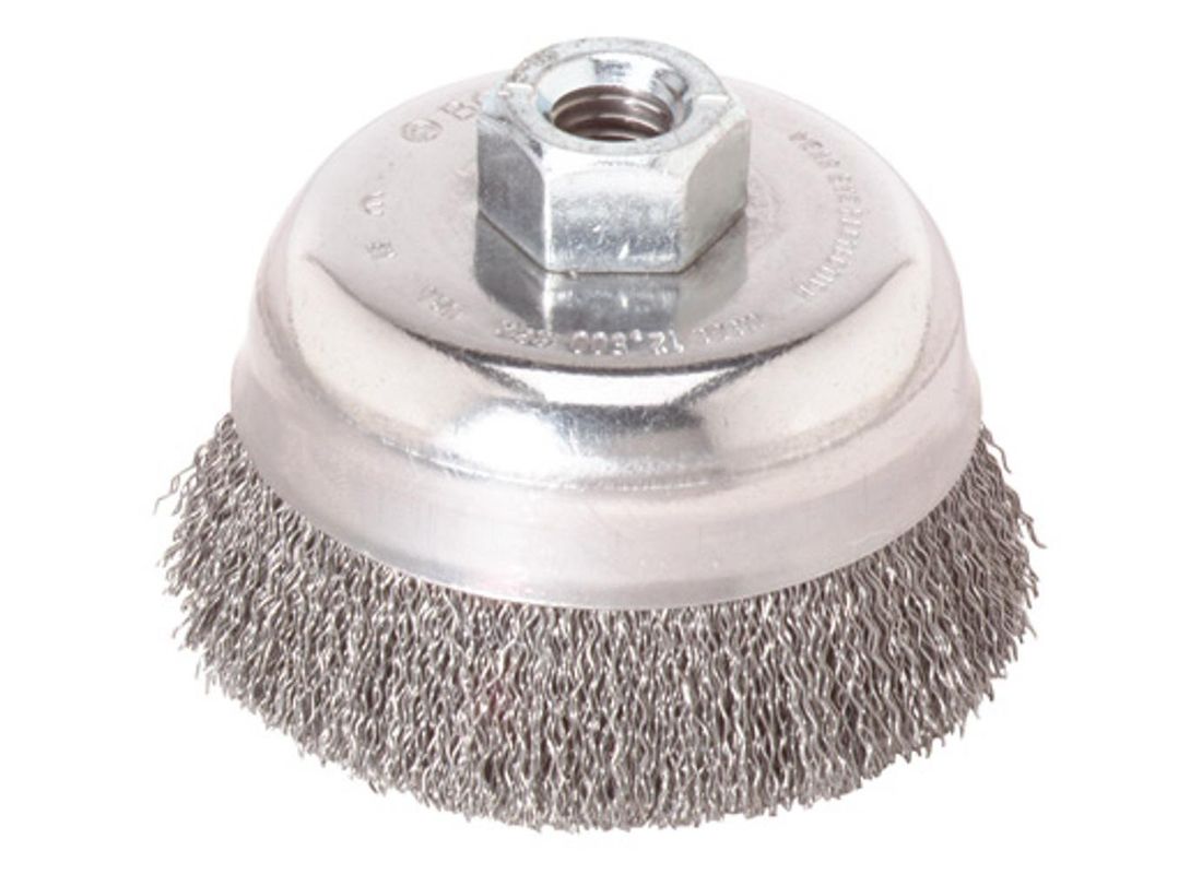 Brosse coupe métallique ondulée en acier au carbone avec arbre de 5/8 po - 11 et disque de 4 po de diamètre Bosch WB525