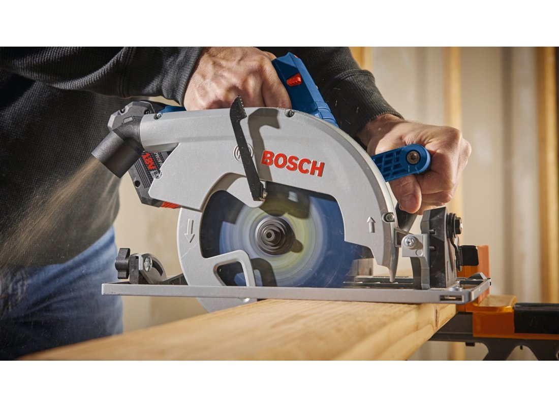 PROFACTOR 18V Strong Arm Connected-Ready 7-1/4 In. Circular Saw Kit with Track Compatibility and (1) CORE18V 8.0 Ah PROFACTOR Performance Battery