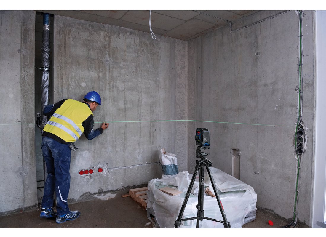 Green-Beam Self-Leveling Cross-Line Laser with Plumb Points